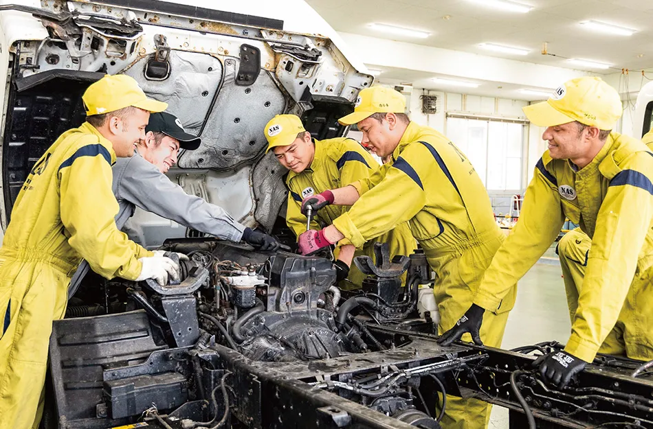 西鉄自動車整備専門学校 NAS 実習車